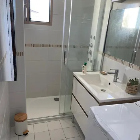 Domaine D'azur - Renovated 1br With Terrace Pool & Garage דירה