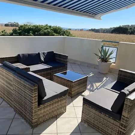 Domaine D'azur - Renovated 1br With Terrace Pool & Garage Appartement Le Lavandou