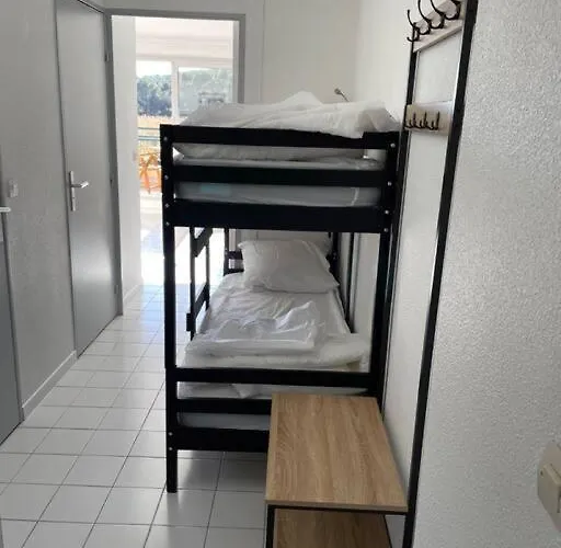 Domaine D'azur - Renovated 1br With Terrace Pool & Garage Le Lavandou