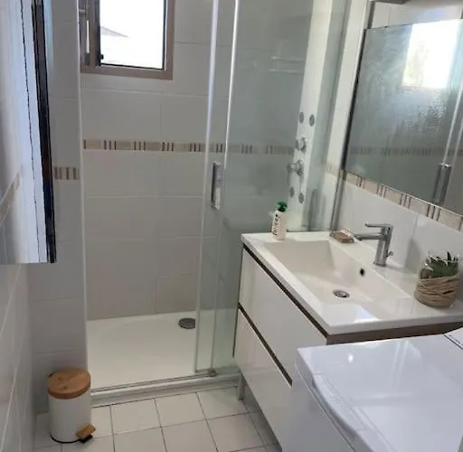 Appartamento Domaine D'azur - Renovated 1br With Terrace Pool & Garage Le Lavandou