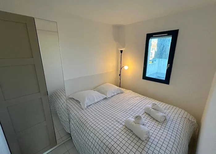 Domaine D'azur - Renovated 1br With Terrace Pool & Garage Appartement *